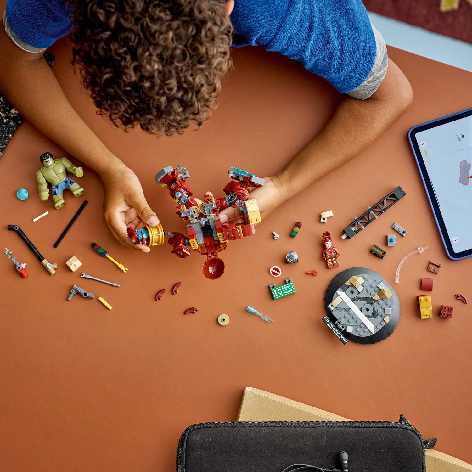 LEGO® | Marvel Epic Battle: Hulkbuster vs. The Hulk